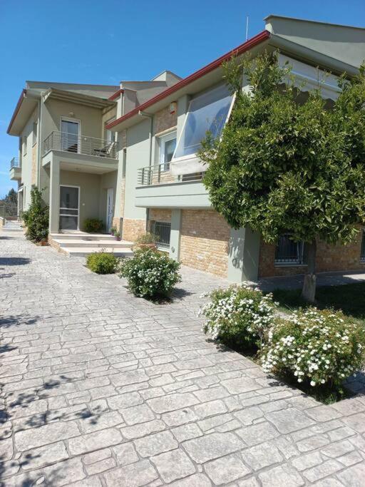 Gaia Cottage With Garden Epanomi Exterior foto